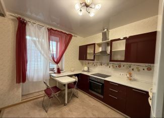 Сдается в аренду 1-комнатная квартира, 45 м2, Щербинка, улица Барышевская Роща, 22