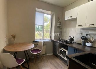 Трехкомнатная квартира на продажу, 54.3 м2, Керчь, Привокзальная площадь, 8