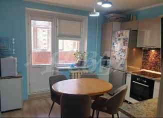 Продам двухкомнатную квартиру, 64 м2, Тюмень, улица Энергостроителей, 23