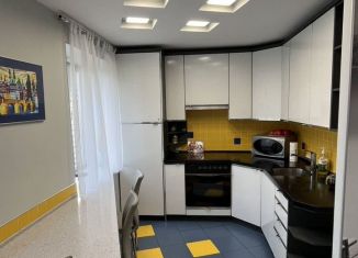 Продается трехкомнатная квартира, 55.5 м2, Барнаул, Социалистический проспект, 105