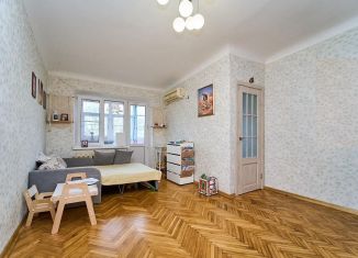 Продаю двухкомнатную квартиру, 46 м2, Краснодар, улица имени Калинина, 74, микрорайон Вавилова