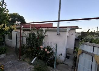 Продам 3-ком. квартиру, 47.6 м2, Крым, Краснознамённая улица, 99