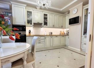Аренда 4-ком. квартиры, 130 м2, Краснодар, улица Генерала Шифрина, 7
