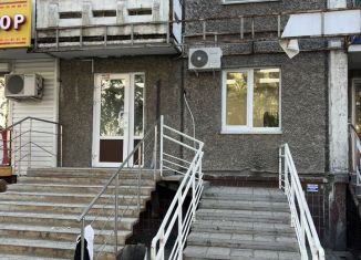 Сдается в аренду торговая площадь, 8.5 м2, Челябинская область, улица Сталеваров, 66