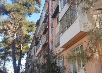 Продается 3-комнатная квартира, 65 м2, Сочи, переулок Революции, 7, микрорайон Черемушки