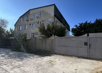 Сдам в аренду дом, 250 м2, поселок городского типа Заозерное, Песчаная улица