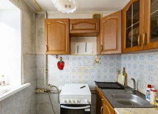 Продаю 3-ком. квартиру, 60 м2, Тюмень, Волгоградская улица, 111