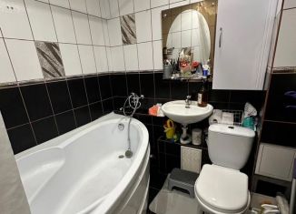 Продам 1-ком. квартиру, 34 м2, Абакан, улица Кошурникова, 21