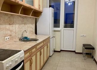 Сдаю в аренду однокомнатную квартиру, 40 м2, Ростов-на-Дону, Стабильная улица, 15