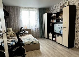 Продаю трехкомнатную квартиру, 55 м2, Серпухов, улица Крюкова, 10