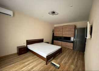 Сдаю в аренду 1-комнатную квартиру, 38 м2, Сочи, Виноградная улица, 176