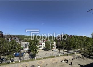 Продам трехкомнатную квартиру, 57.2 м2, Апшеронск, улица Ленина, 18