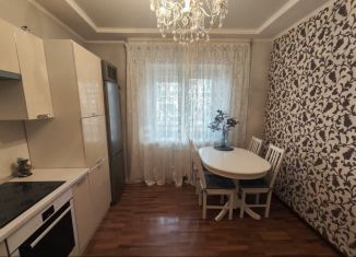 Продажа однокомнатной квартиры, 49.4 м2, Челябинск, улица Братьев Кашириных, 152