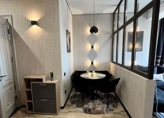 Продаю 1-ком. квартиру, 45 м2, Махачкала, Маковая улица, 2к5