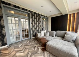 Продается 2-ком. квартира, 85.4 м2, Пятигорск, улица Адмиральского, 1А