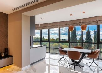 Продается 2-ком. квартира, 94 м2, Сочи, улица Войкова, 21, микрорайон Центральный