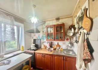 Продаю 2-ком. квартиру, 43.9 м2, Новый Оскол, улица 1 Мая, 6