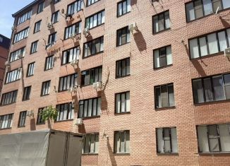 Продаю 1-комнатную квартиру, 53 м2, Махачкала, Мекегинская улица, 33