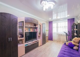 Продаю четырехкомнатную квартиру, 81.9 м2, Тюмень, улица Мельникайте, 135