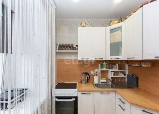 Продаю 2-ком. квартиру, 45 м2, Тобольск, 6-й микрорайон, 2