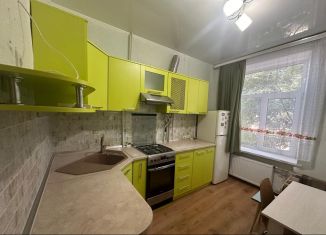 Продажа 1-ком. квартиры, 32 м2, Феодосия, улица Горького, 42