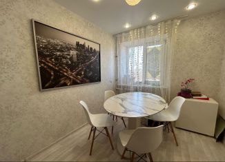 Продаю 3-комнатную квартиру, 50 м2, Ростов-на-Дону, улица Быковского, 1