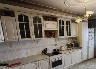 Продаю 4-комнатную квартиру, 126 м2, Старый Оскол, микрорайон Королёва, 38