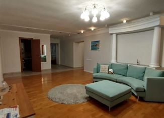 Продажа 3-ком. квартиры, 182 м2, Республика Башкортостан, Коммунистическая улица, 19/1