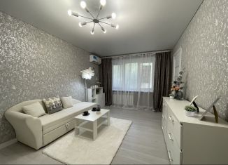 Продаю трехкомнатную квартиру, 50 м2, Ростов-на-Дону, Коммунистический проспект, 6Б