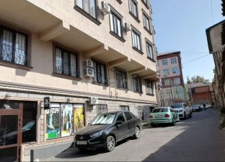 Продаю двухкомнатную квартиру, 86 м2, Махачкала, 1-й Межевой проезд, 15