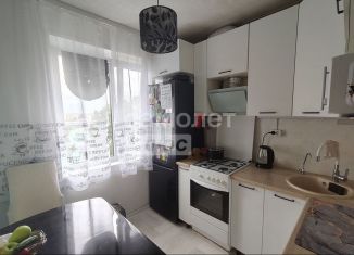 Продается трехкомнатная квартира, 60.1 м2, Старый Оскол, микрорайон Парковый, 14