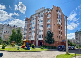 Продаю 3-комнатную квартиру, 122 м2, Ярославль, 2-я Мельничная улица, 38к2