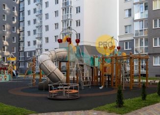 Продаю двухкомнатную квартиру, 67.2 м2, Калининград