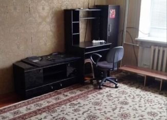 Сдается двухкомнатная квартира, 60 м2, Махачкала, улица Лаптиева, 72Б