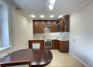 Сдаю 1-ком. квартиру, 46 м2, Республика Башкортостан, улица Карла Маркса, 58