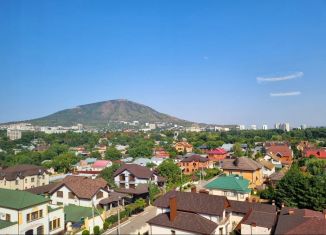 2-комнатная квартира на продажу, 75 м2, Пятигорск, Оранжерейная улица, 17к3