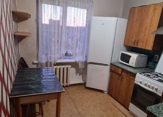 Сдается в аренду однокомнатная квартира, 34 м2, Крымск, улица Карла Либкнехта, 20