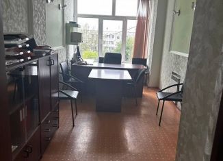 Сдам помещение свободного назначения, 16 м2, Соликамск, улица Парижской Коммуны, 17