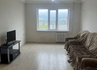 Продам 4-комнатную квартиру, 80 м2, Грозный, улица А.А. Айдамирова, 133к6