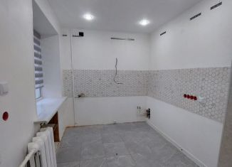 Продам 2-ком. квартиру, 44 м2, Алексин, улица Здоровья, 3