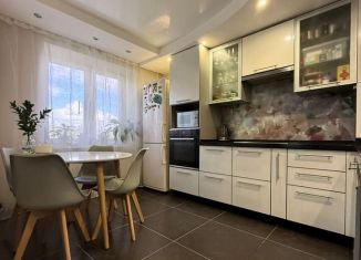 Продам 3-ком. квартиру, 69.3 м2, Новоуральск, улица Корнилова, 13