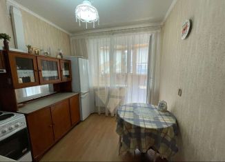 Продаю 2-ком. квартиру, 55 м2, Старый Оскол, микрорайон Дубрава, квартал 3, 35