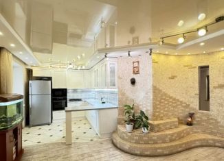 Продаю трехкомнатную квартиру, 117 м2, Саратов, Лунная улица, 41А