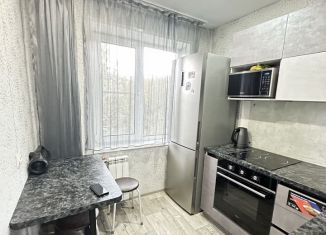 Продаю 2-ком. квартиру, 49.6 м2, Абакан, Торговая улица, 34