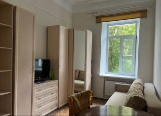 Сдается комната, 13.6 м2, Санкт-Петербург, 24-я линия Васильевского острова, 19, Василеостровский район