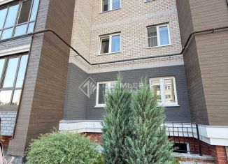 Продаю двухкомнатную квартиру, 57 м2, Киров, Заповедная улица, 7А