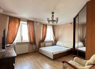 Сдаю в аренду двухкомнатную квартиру, 61 м2, Калининград, Майская улица, 4