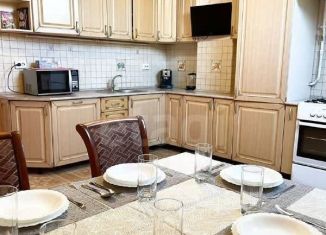 Сдача в аренду 2-комнатной квартиры, 122.8 м2, Татарстан, улица Фатыха Карима, 27