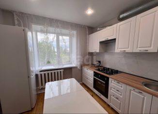 Продается 3-ком. квартира, 66 м2, Нефтекамск, улица Строителей, 15