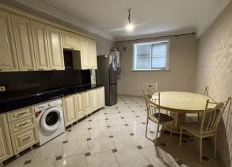 Сдаю в аренду 2-ком. квартиру, 85 м2, Махачкала, улица Ирчи Казака, 73